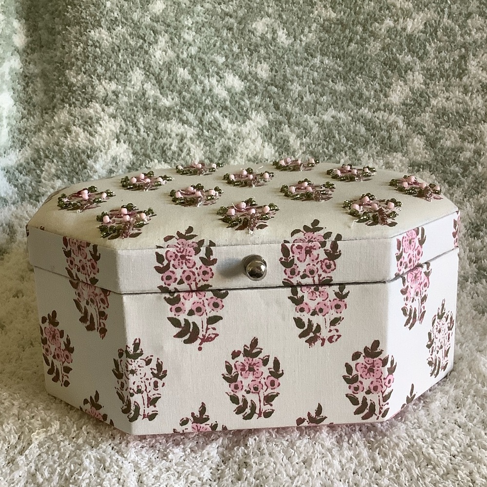 Floral Quilted Octagonal Jewelry Box India NWT - Picture 2 of 14